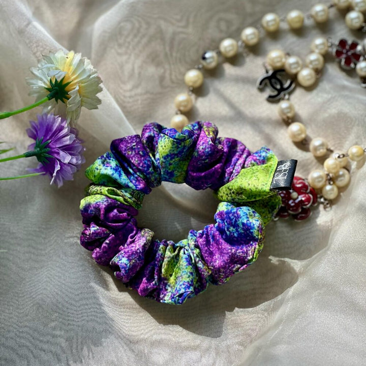 IRIS polyester scrunchie by FSL&CO, fabric detail